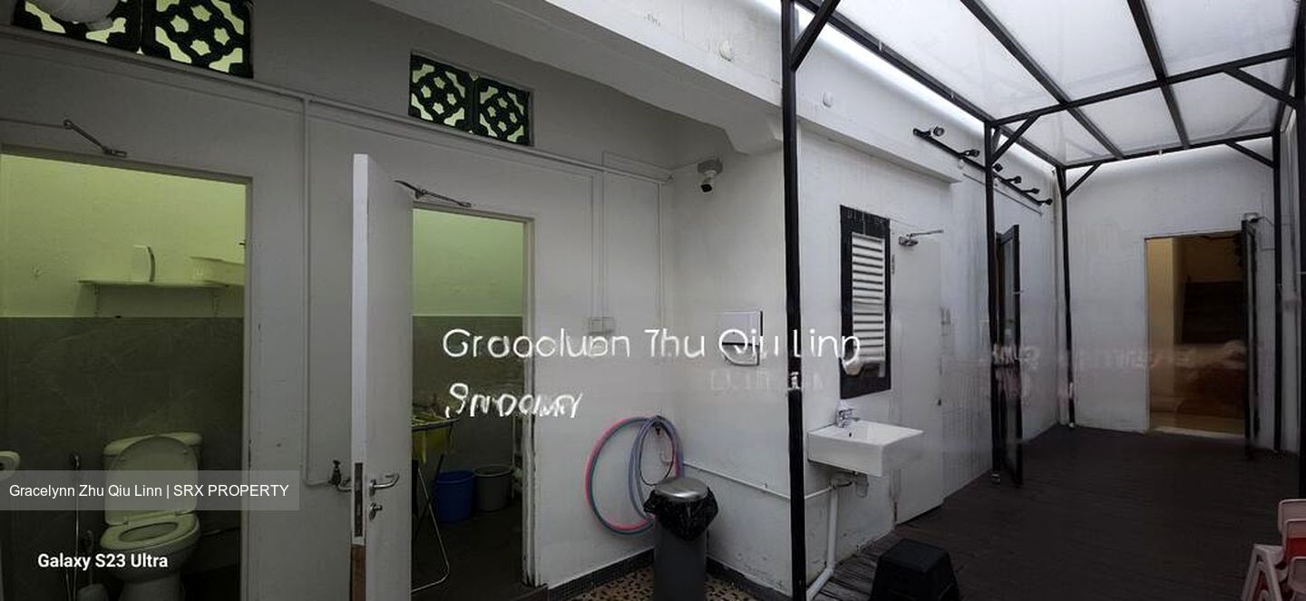 Esso Service Station (D15), Shop House #473548951